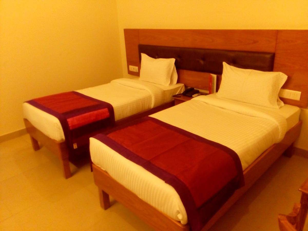 Red Carpet Hotels Noida Exterior foto