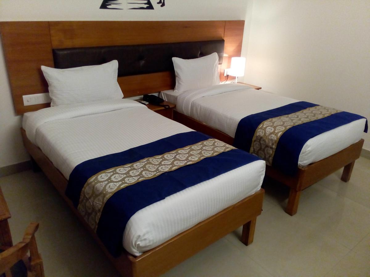Red Carpet Hotels Noida Exterior foto