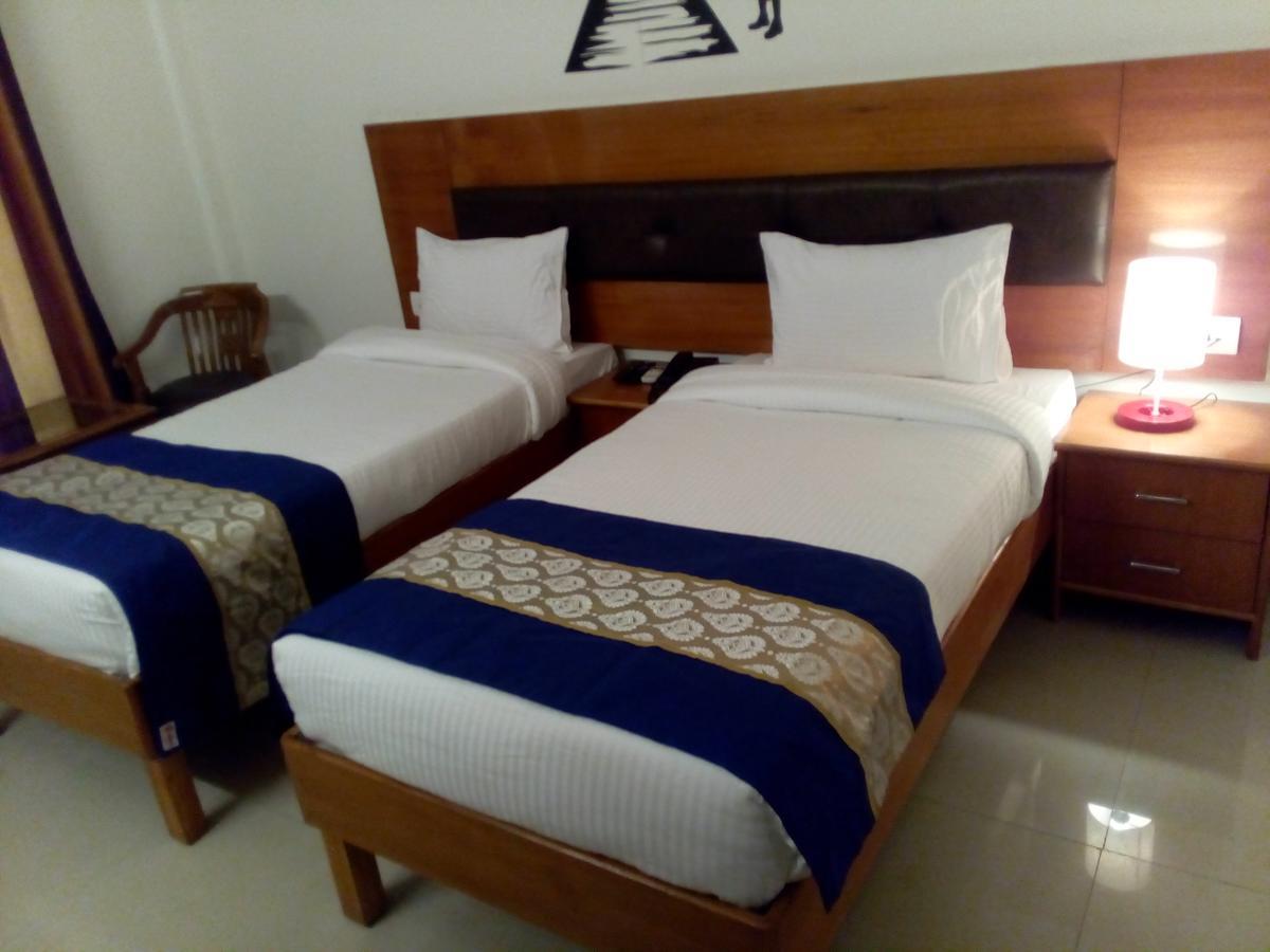 Red Carpet Hotels Noida Exterior foto