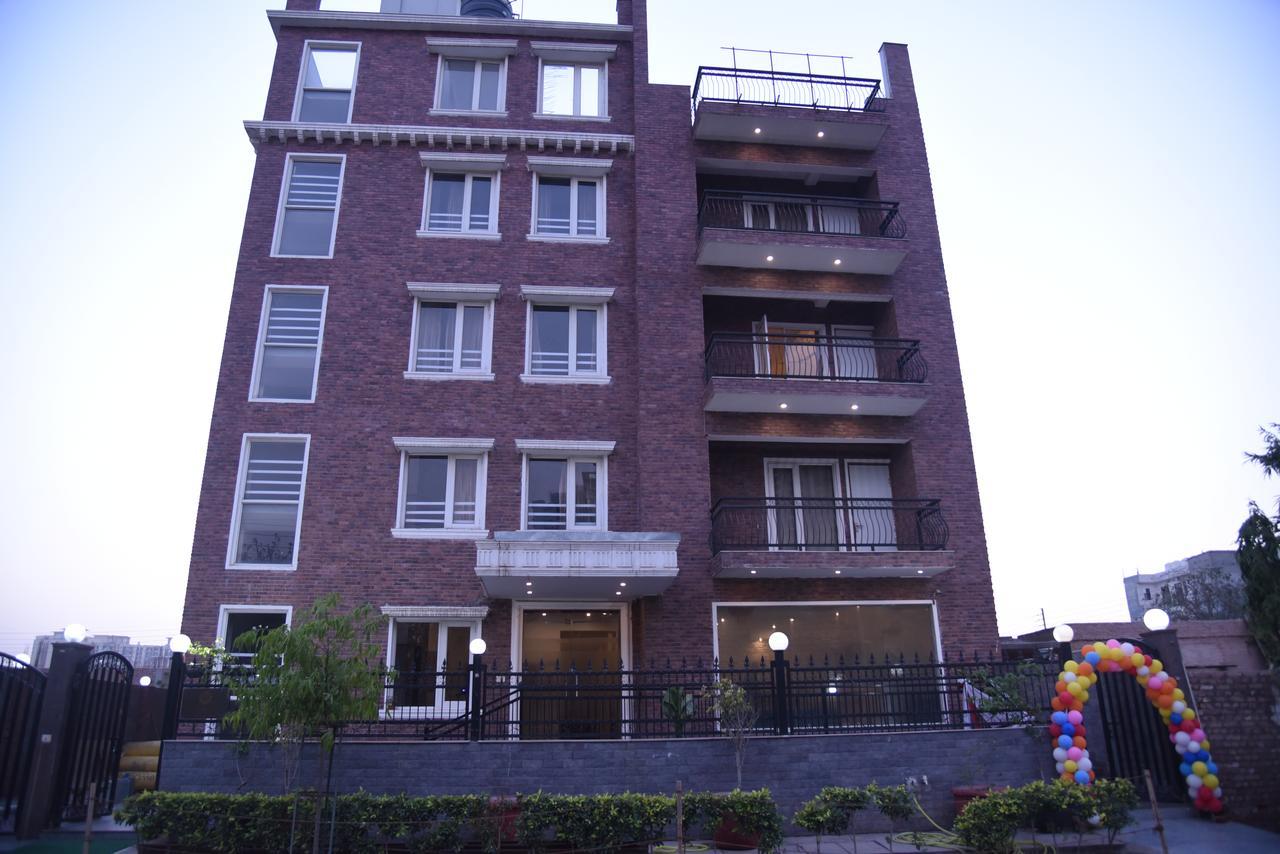 Red Carpet Hotels Noida Exterior foto